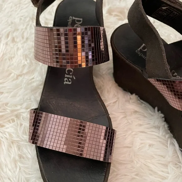 Gorgeous Pedro Garcia shiny platform sandals - Picture 3 of 10